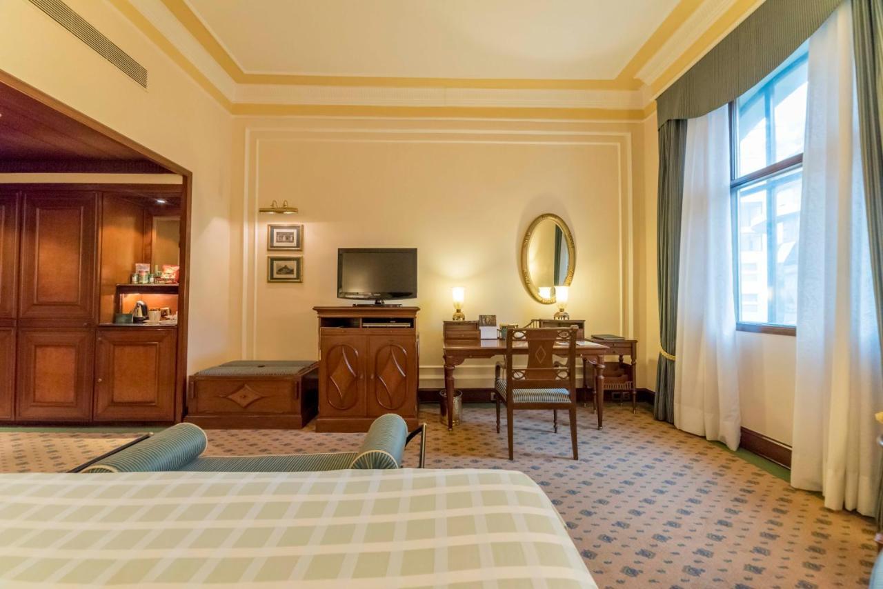 Hotel The Oberoi Grand 5*